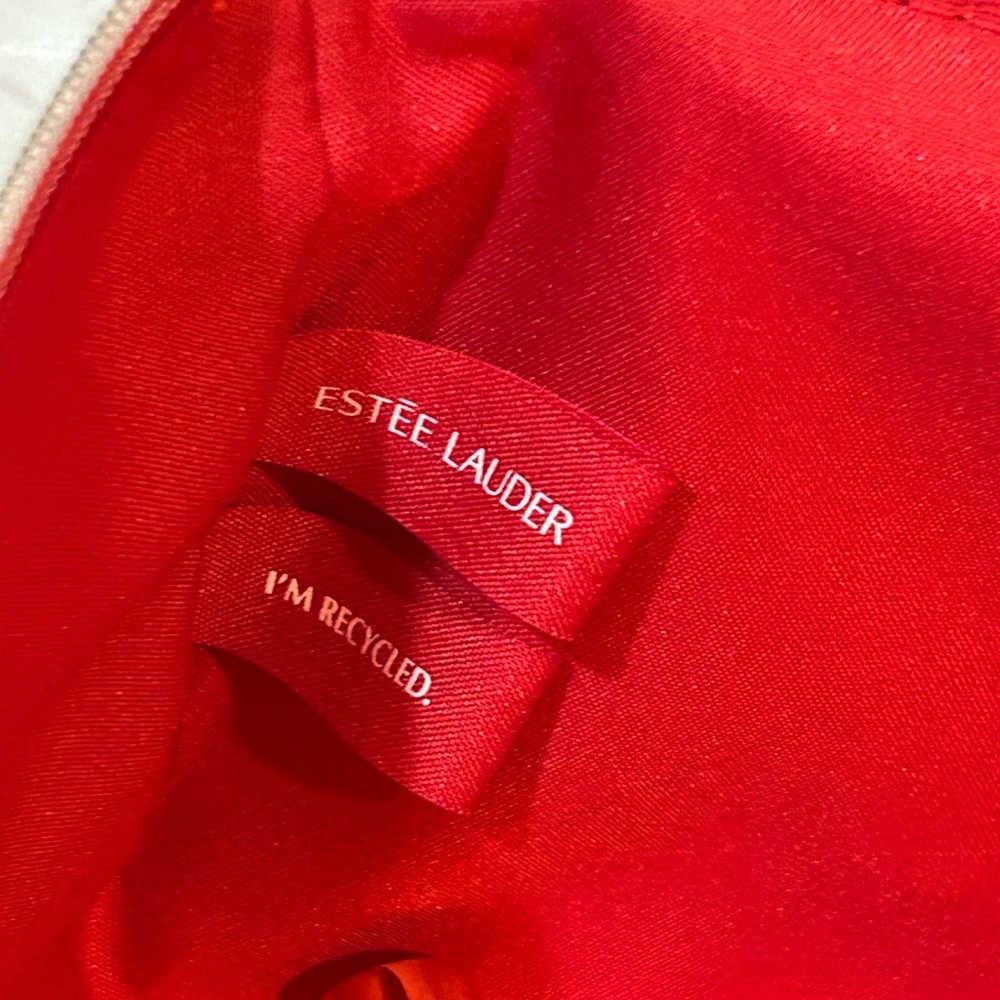 Estee Lauder Red Travel Bag set New lipsticks and Mascara New - Picture 6 of 10